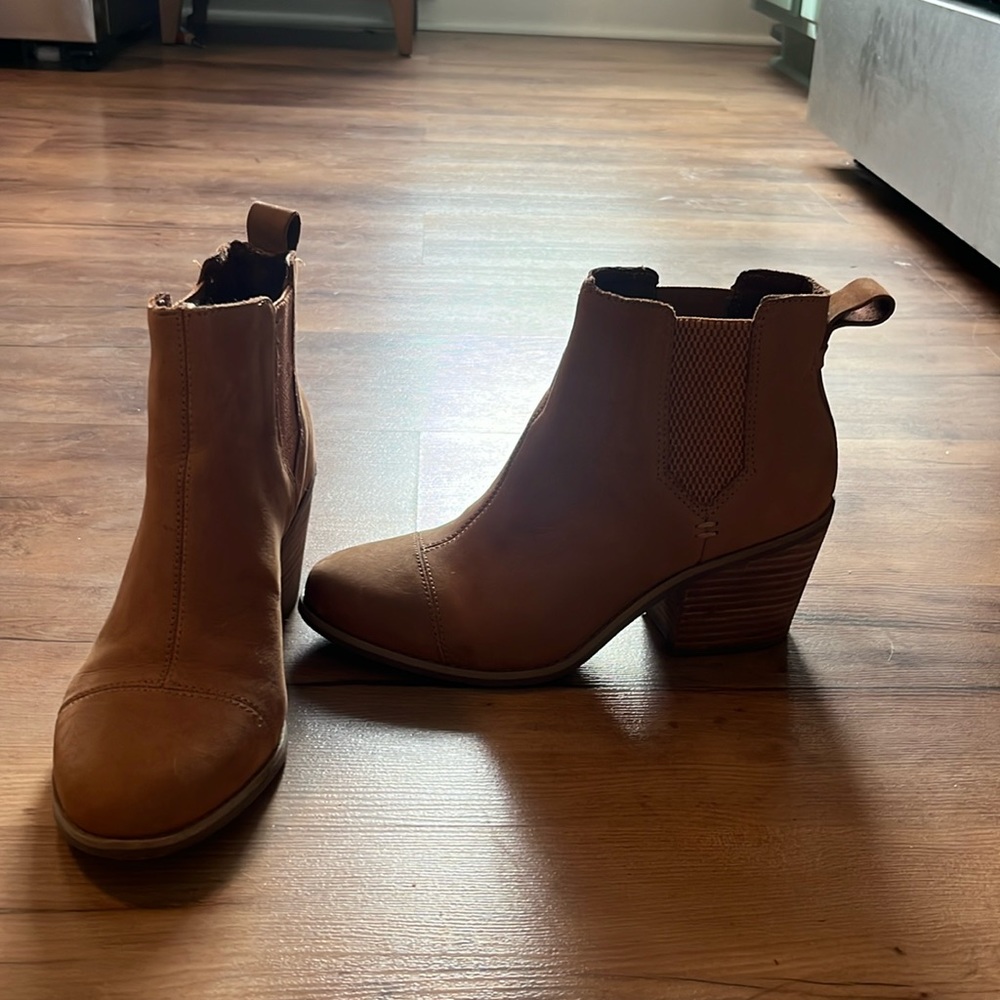 Tom’s Tan Leather Women's Esme Boots - Size 8
